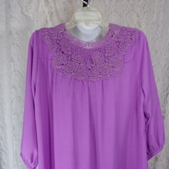 Fu. Gui. xing  Deep Lilac Tunic Blouse With Lace Trim  Easter Ready Plus 2X - Picture 3 of 7